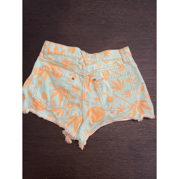 PISTOLA NWT High Life Printed Stretchable High-waist Denim Shorts MEDIUM - Picture 3 of 5